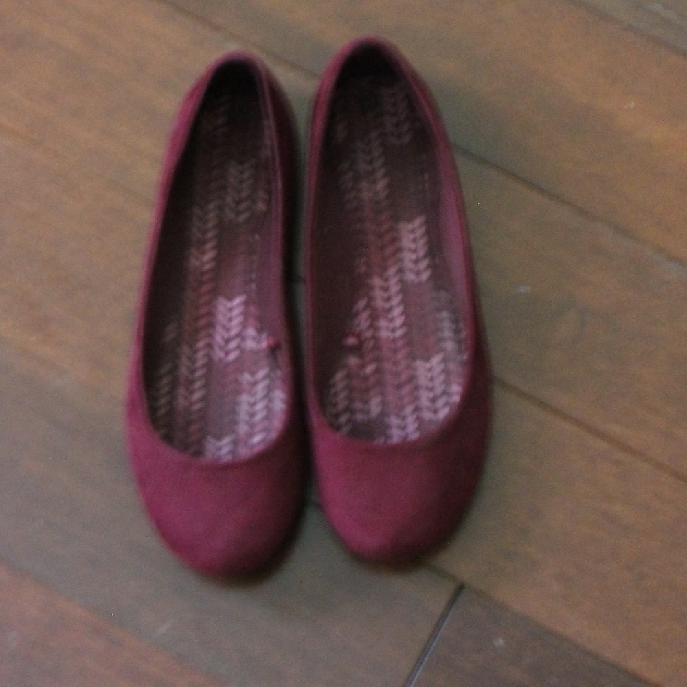 Berry Ballet Flats